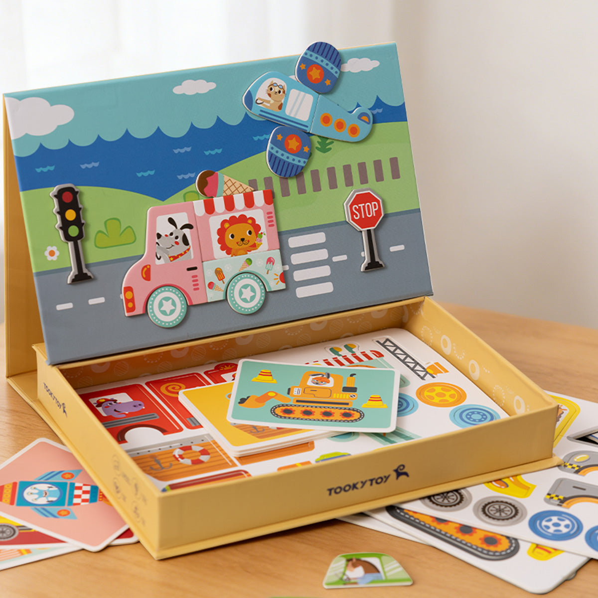 TOOKY TOY Magnetic Box-Transportation---TF618