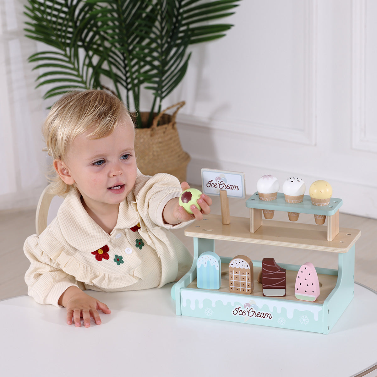 Ice Cream Shop---TJ119