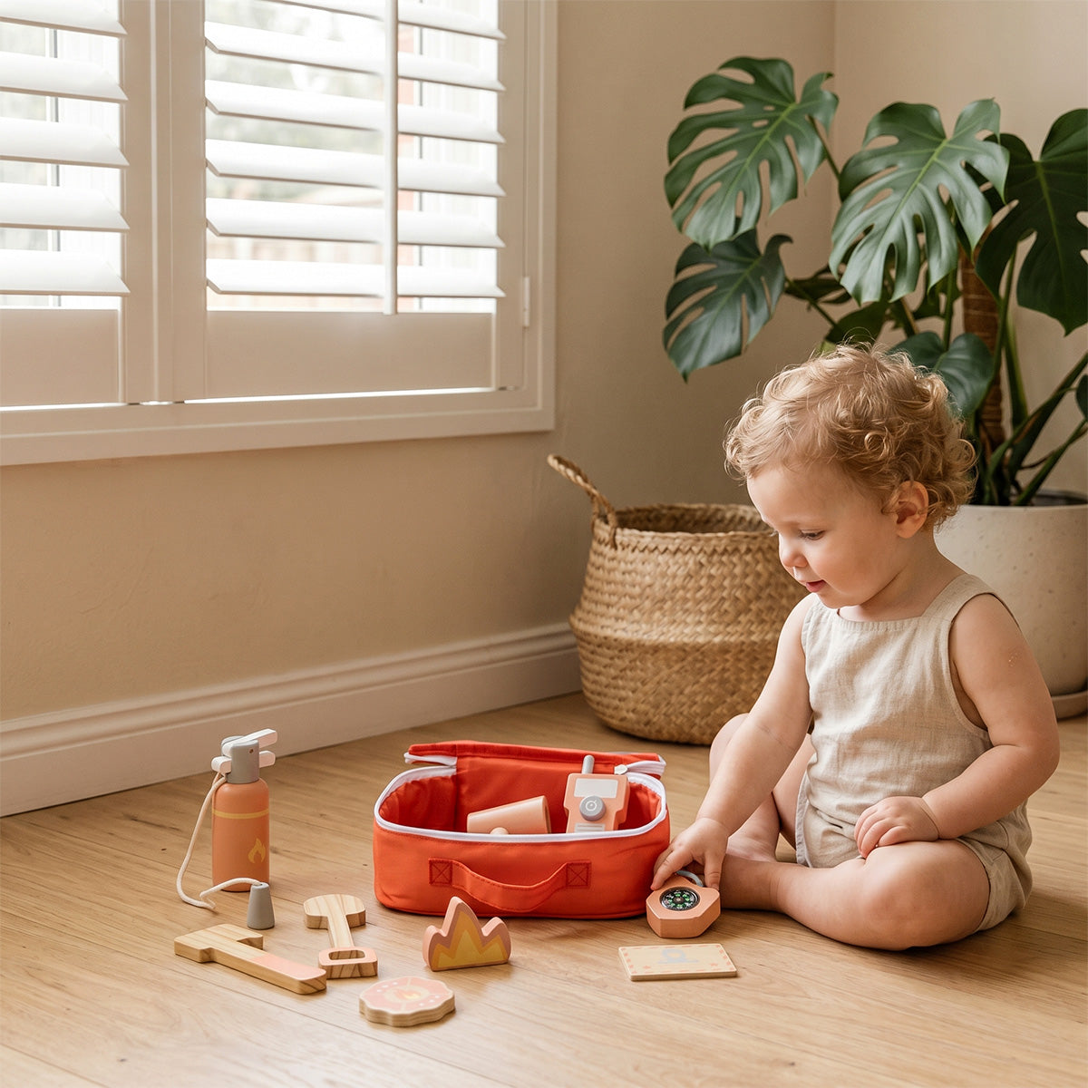 TOOKY TOY Little Firefighter Play Set---TK317N