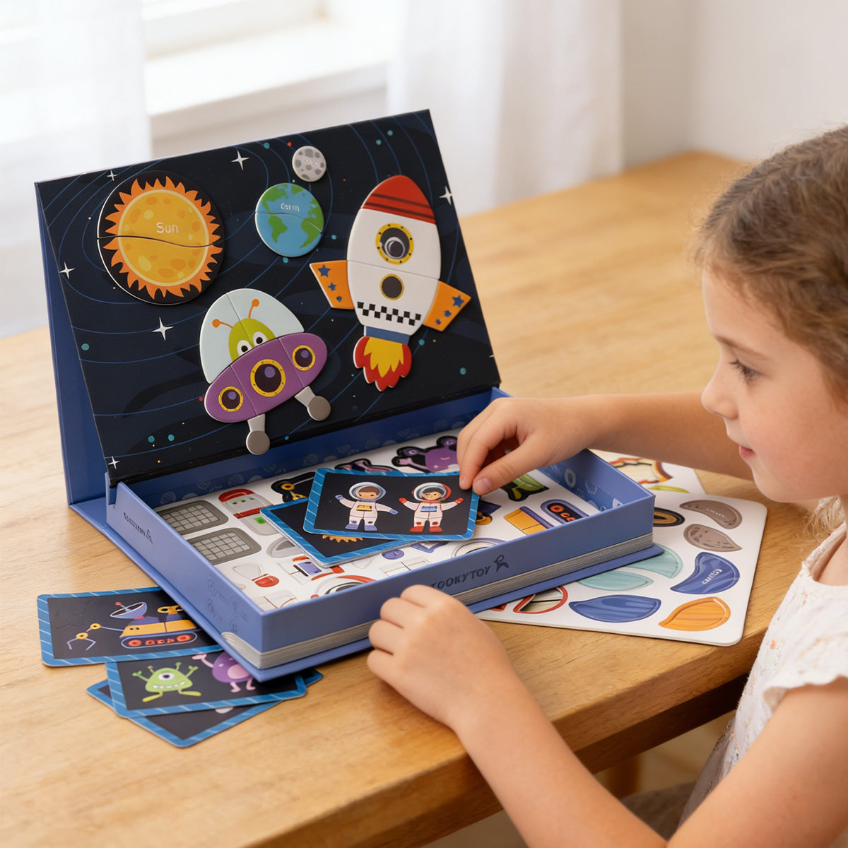 TOOKY TOY Magnetic Box - Space---TK674