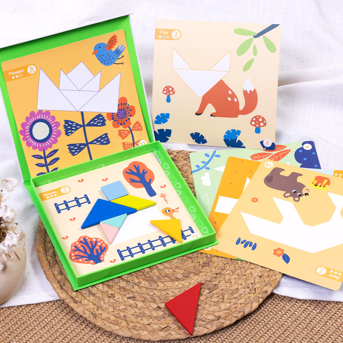 TOOKY TOY Magnetic Tangram Play---TF642