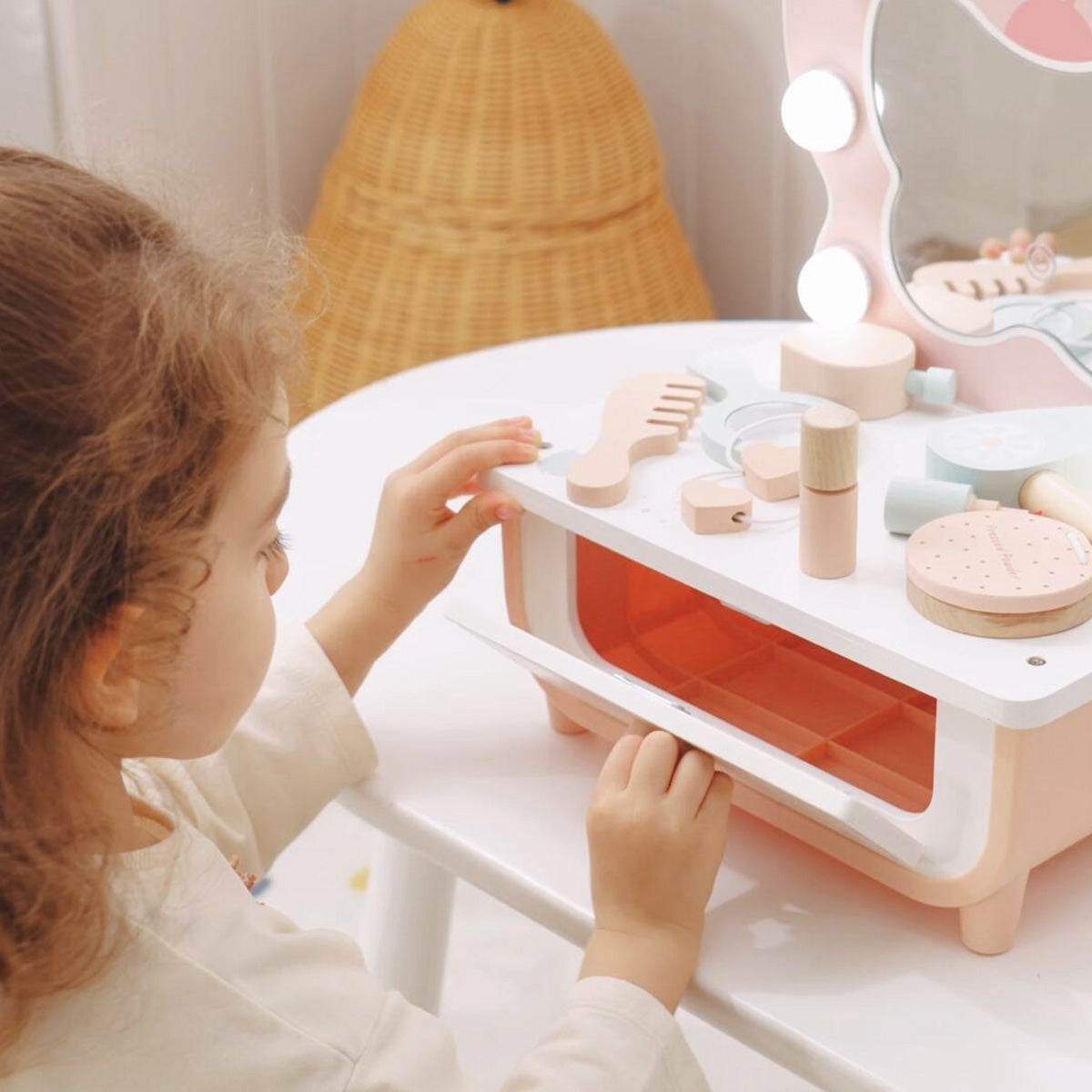 TOOKYTOY Dressing Table - Butterfly---TP528